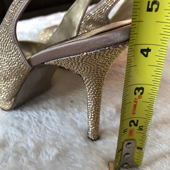 Shimmering Gold Slingback Heel - Picture 4 of 5